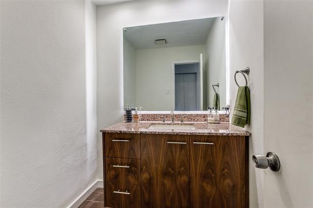 Building Photo - 2223 Big Bend Dr