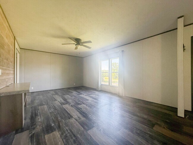 Building Photo - Spacious 4-Bedroom Home on 1 Acre in Peaceful Rickman Setting