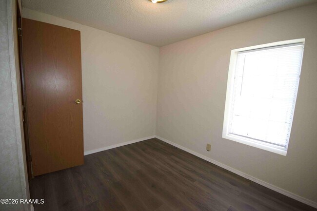 Building Photo - 3467 Cleopha Rd
