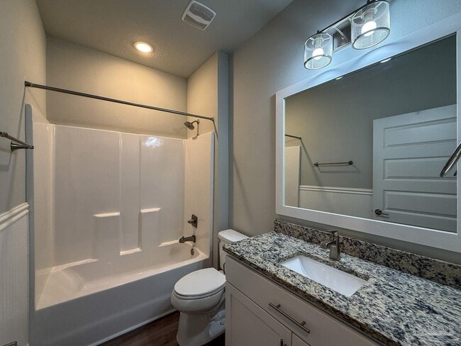 Building Photo - 1006 N D St