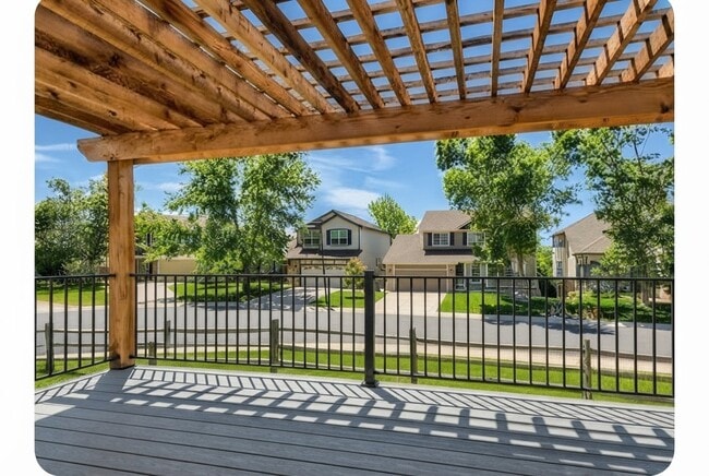 Building Photo - 9604 W Long Dr