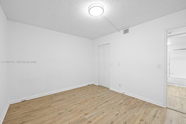 Building Photo - 1401 SW 128th Terrace