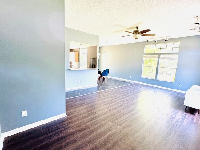 Building Photo - NE columbia! 3/2 home will not last long!