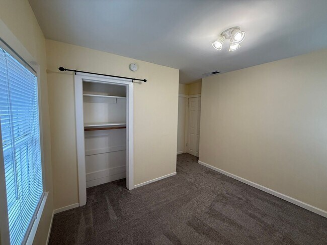 Building Photo - 5BR 1.5BA Berkeley Home | W/D, Dishwasher, Backyard + Storage Near Shattuck & Berkeley Bowl