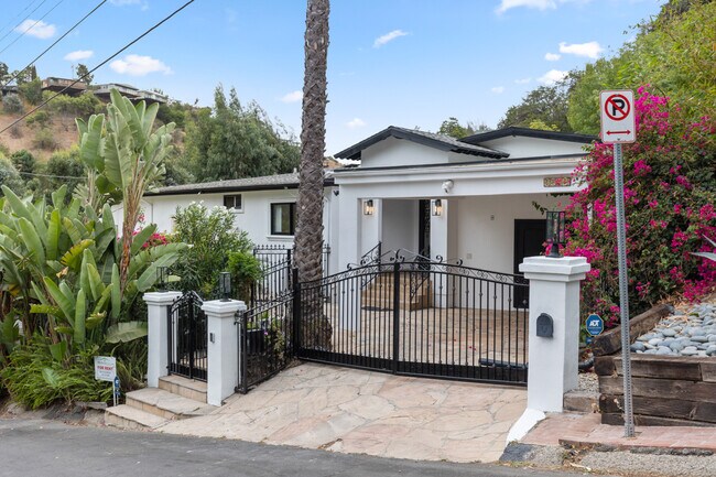 Building Photo - 9572 Stuart Ln