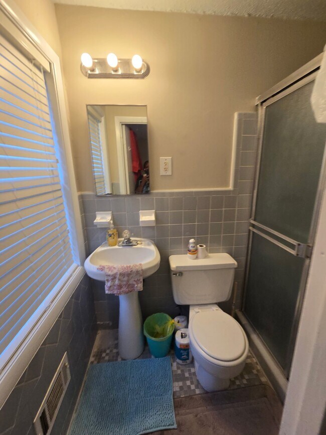Building Photo - 3881 Hilton Ct
