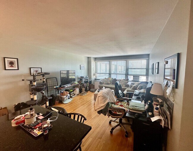Building Photo - 4180 N Marine Dr