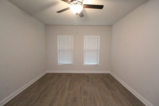Building Photo - Sweetbarb Estates 3BR Home Near I-10 & Pine Forest Rd with Quartz Kitchen, Tile Floors, 2-Car Gar...
