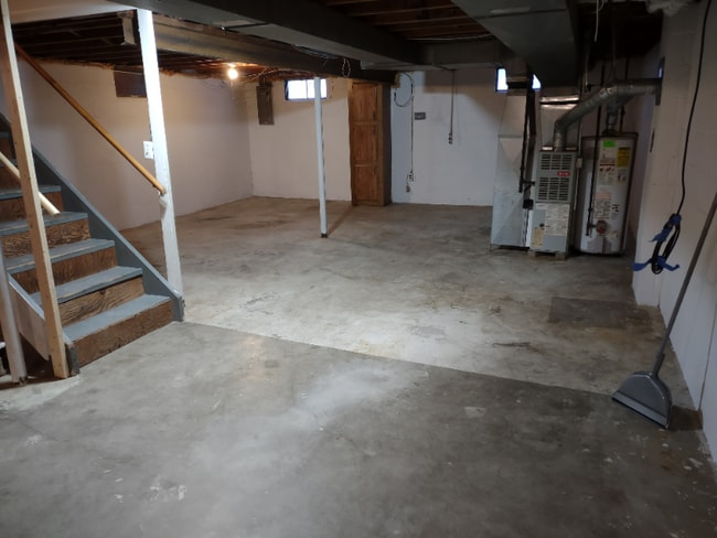 Building Photo - 4018 Burchfield Dr