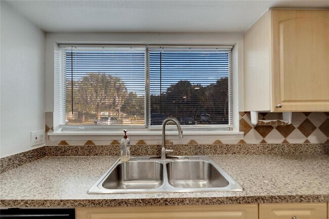 Building Photo - 6301 Newtown Cir