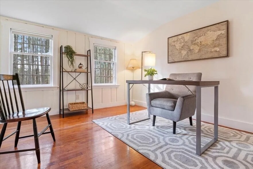 Building Photo - 16 King Philip Trl