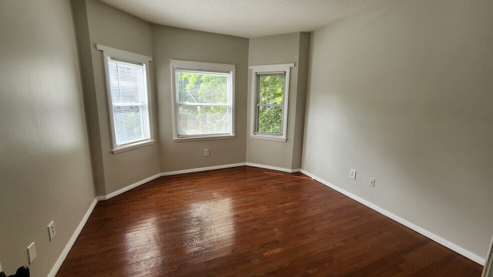 Building Photo - 235 Starr St