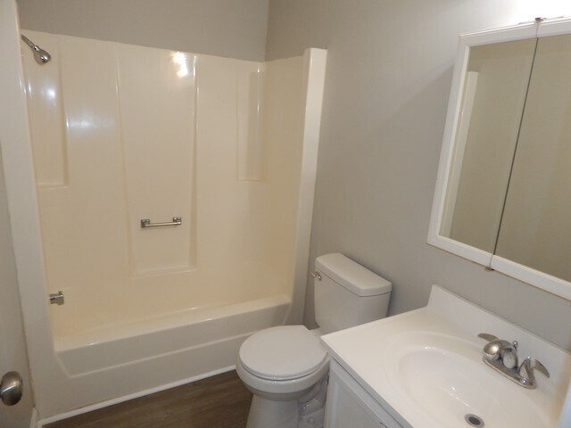 Building Photo - 515 N Walnut St