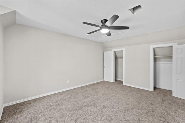 Building Photo - 10811 Tupper Lake Dr