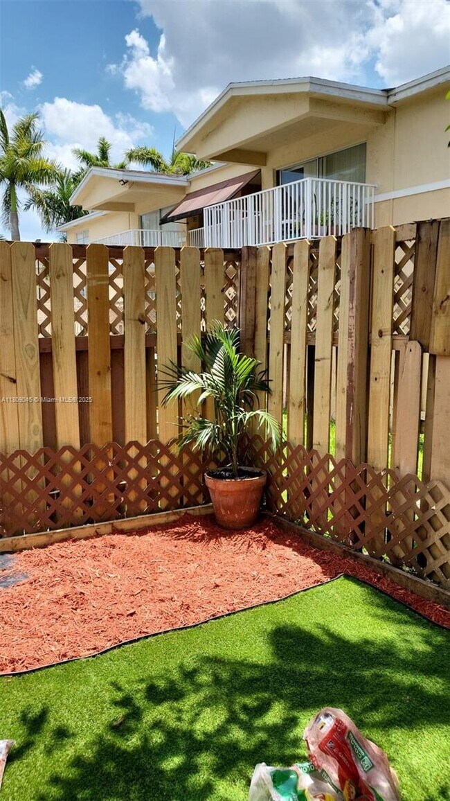 Building Photo - 4410 NW 79th Ave