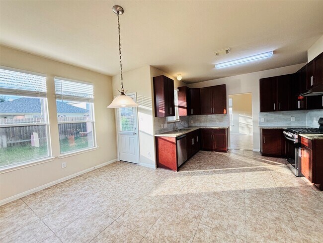 Building Photo - 16318 Bettong Ct