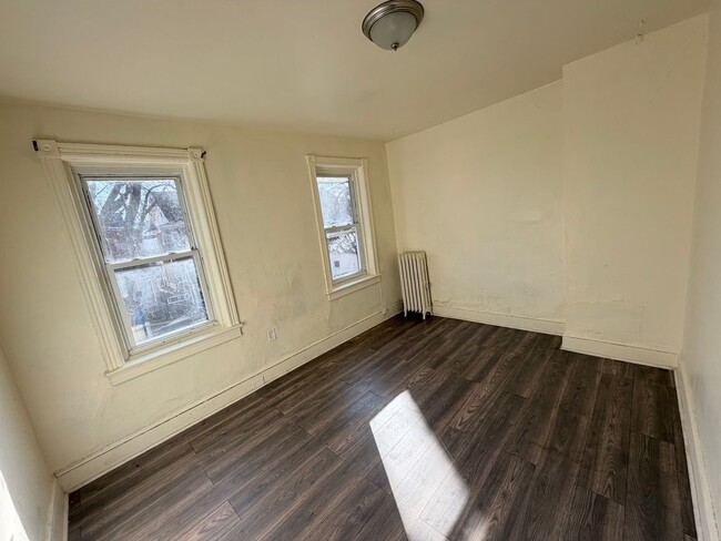 Building Photo - 163 Hoffman Ave