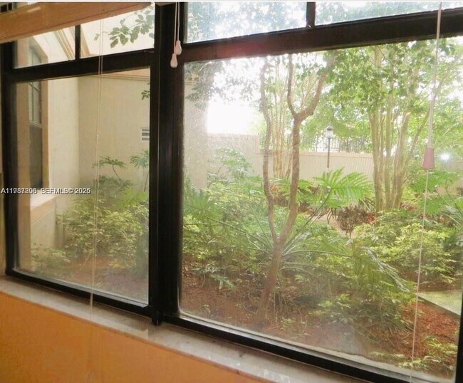 Building Photo - 1919 Van Buren St