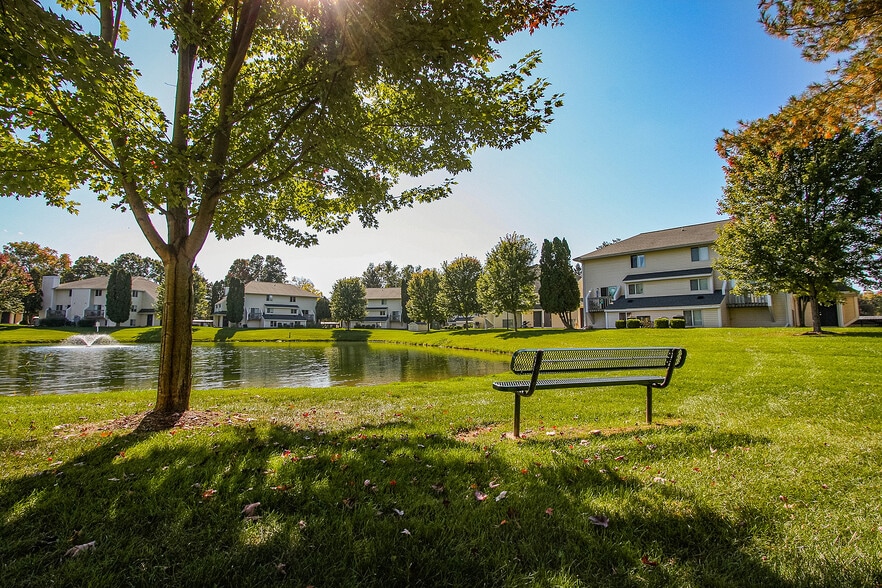 Building Photo - Alpine Lake Apartments
