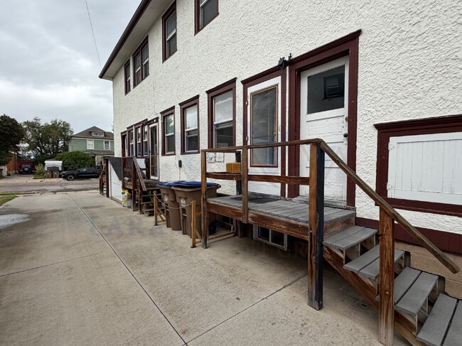 Building Photo - 1 bedroom near Downtown