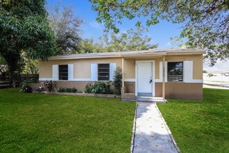 Building Photo - 15420 NW 27th Pl