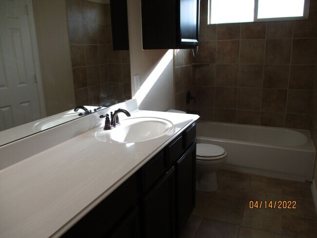 Building Photo - 2505 Mesa Glen Dr