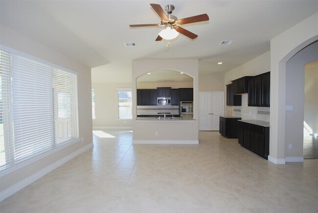 Building Photo - 5607 S Denham Ridge Ln