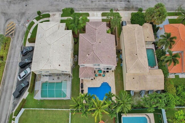 Building Photo - 725 NW 156th Ave