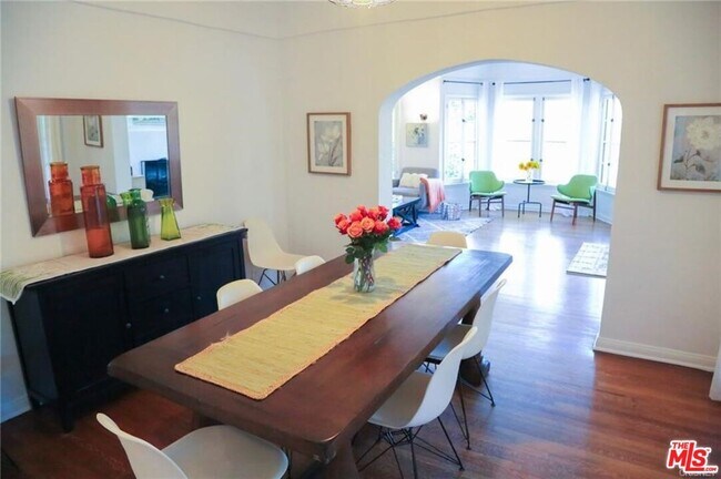 Building Photo - 601 Sweetzer Ave