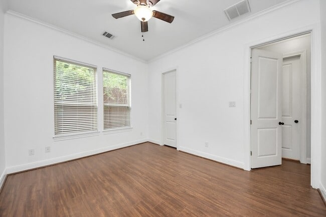 Building Photo - 11045 Upland Forest Dr