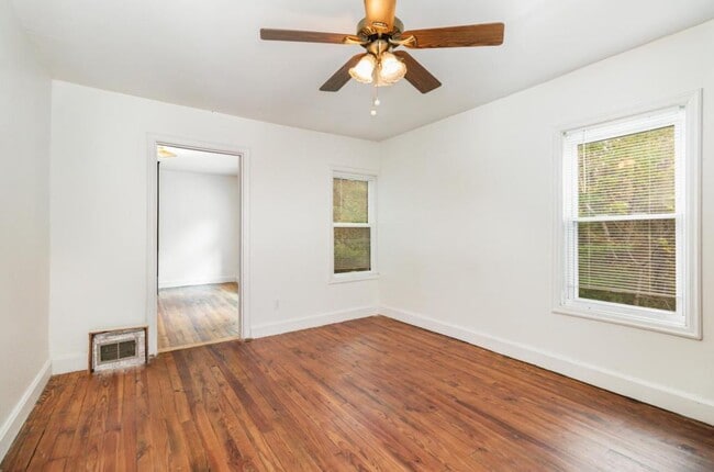 Building Photo - 215 Pine Grove Rd