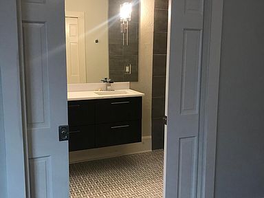 Building Photo - 3805 southridge dr