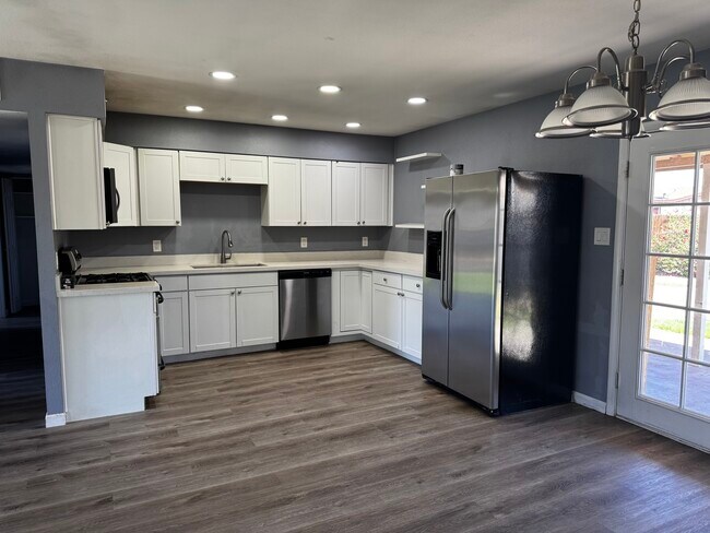 Building Photo - 2211 N 50th Dr