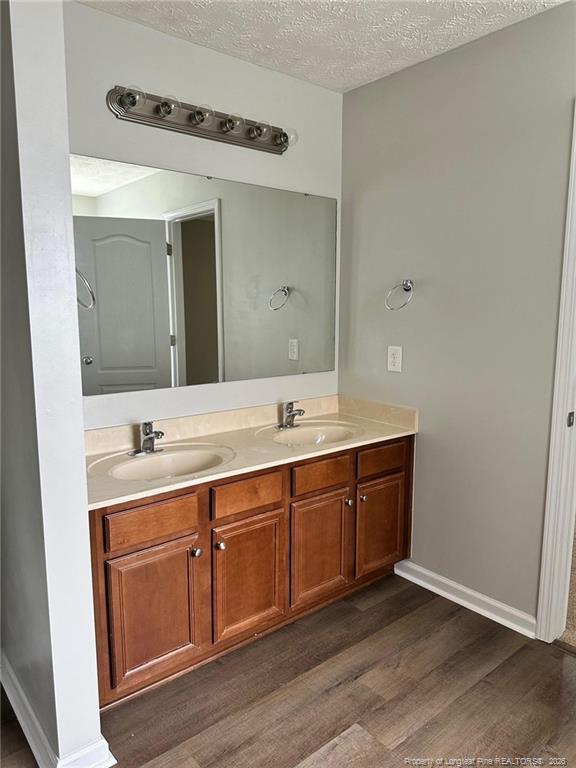 Building Photo - 654 Hogart St