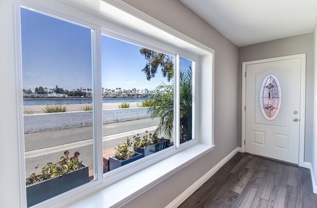 Building Photo - AVAILABLE NOW!!  WATERFRONT HOME ON MARINE...