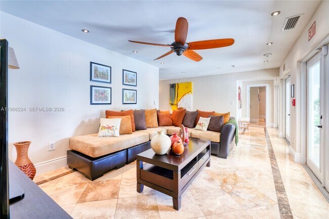 Building Photo - 5826 SW 17th St