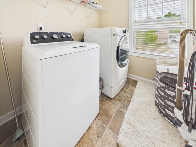 Building Photo - 11060 Hat Creek Ln