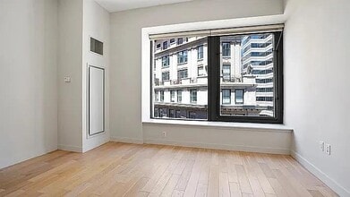 Building Photo - 75 Wall St