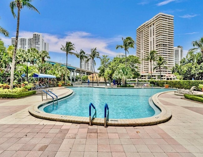 Building Photo - 19390 Collins Ave