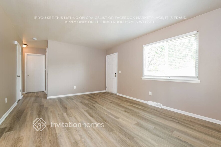 Building Photo - 10507 W 107th Ave