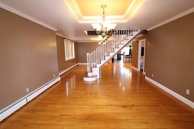 Building Photo - 484 Walnut St