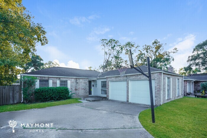 Primary Photo - 2811 Eaglerock Cir