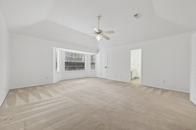 Building Photo - 2431 Parkwood Ln