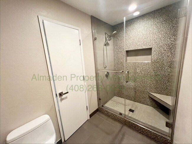 Building Photo - Remodeled Almaden Townhome next to Foothills!! Great Schools & Central A/C!!