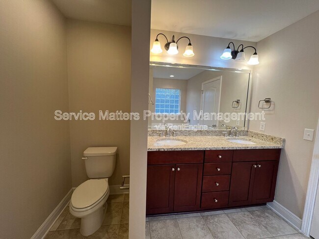 Building Photo - 6017 Autumn Pines Cir