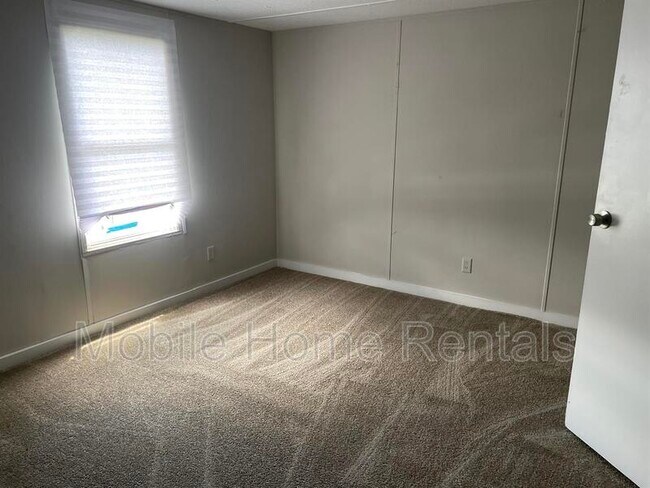 Building Photo - 129 Red Fox Loop