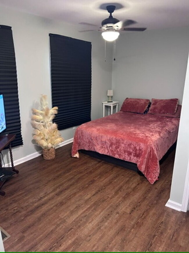 Building Photo - Olympia