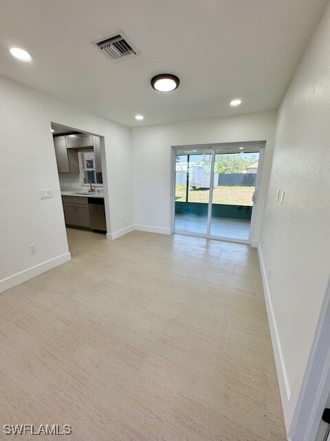 Building Photo - 708 SE 11th Pl