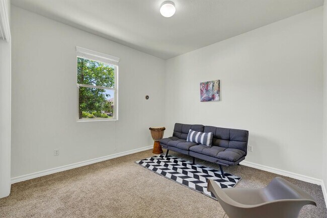 Building Photo - 216 Mary Max Cir