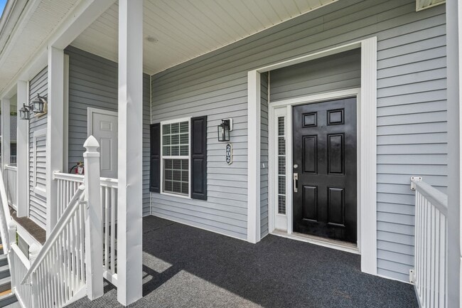 Building Photo - 5026 Belleglen Ct